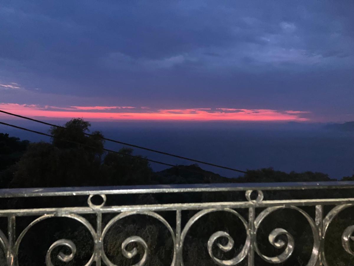 Dielino Amazing Sunset View Pentati Экстерьер фото